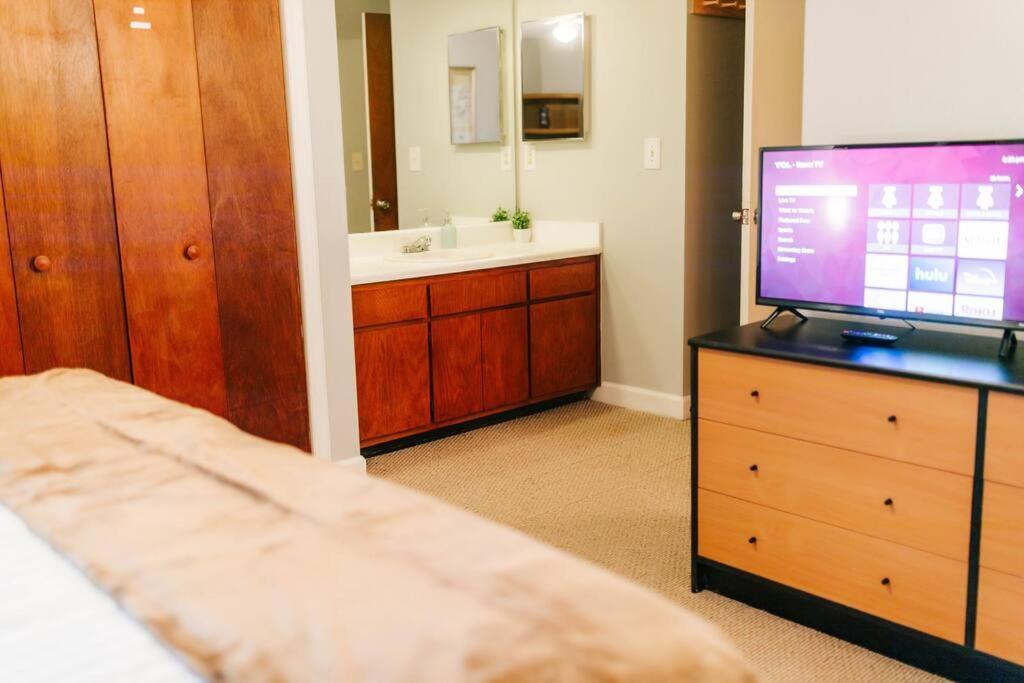 Apartament Cozy 3-Bed Athens Getaway, Right Near Uga! Zewnętrze zdjęcie